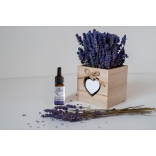 Set cadou cu ulei de lavandă și aranjament în cutie din lemn